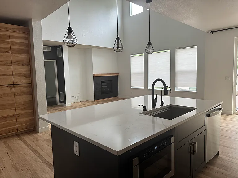 569 Cheyenne Dr — Photo 3