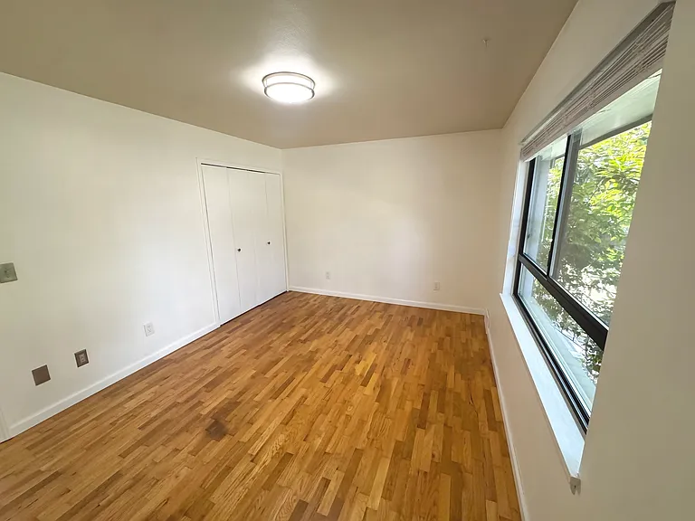 Second Bedroom (Upstairs)