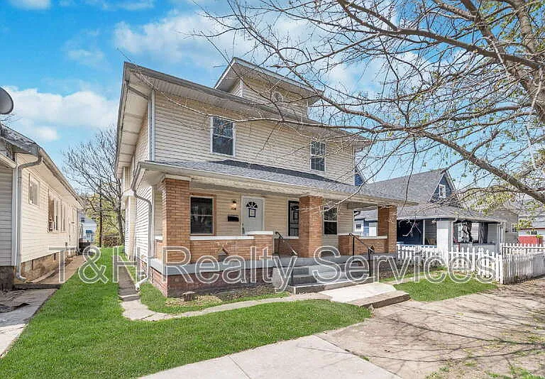 326 Jefferson Ave — Photo 4