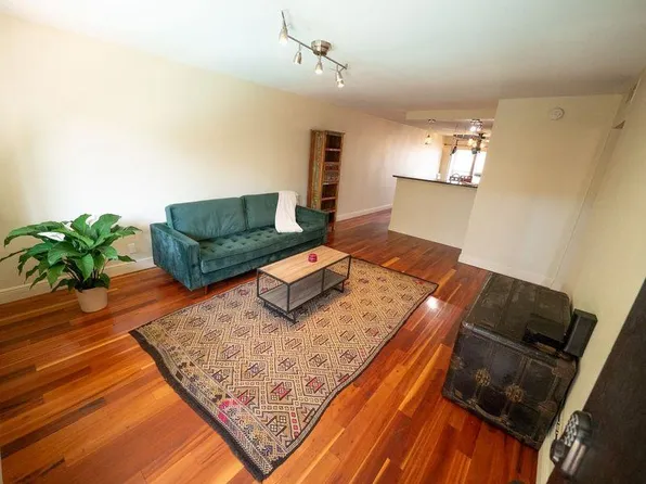 2303 Eastside Dr APT 209, Austin, TX 78704