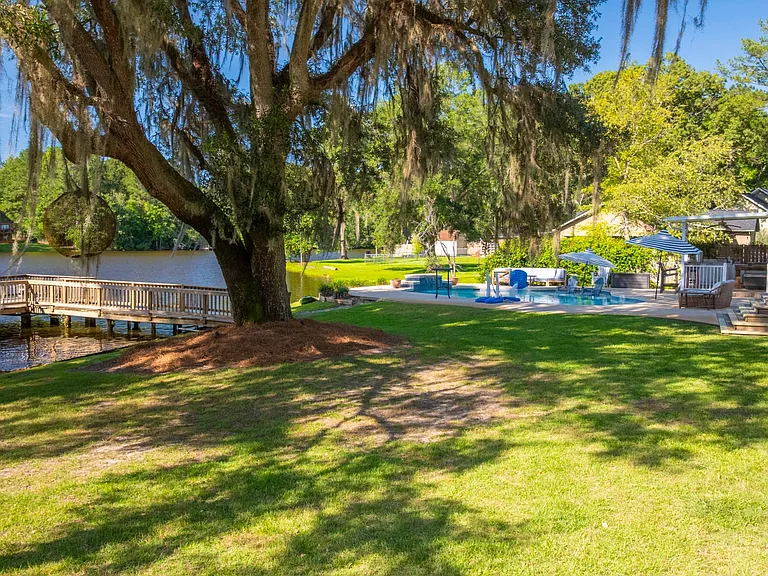 307 Doe Run Cir — Photo 83