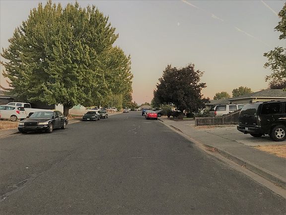 5th image of 1169 Glengrove Ave