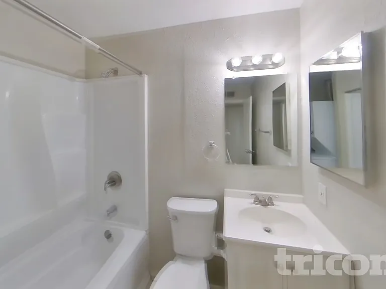5024 W Krall St — Photo 14