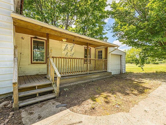 20th image of 17156 Ladue Rd