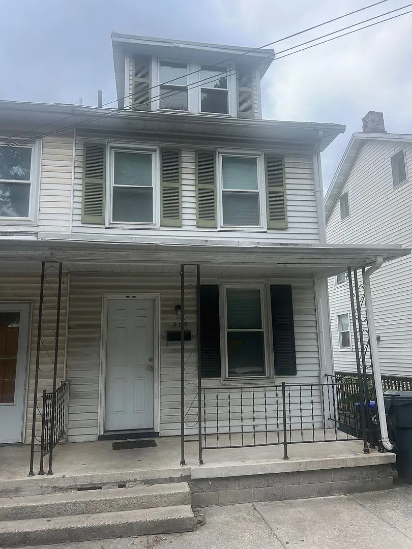 316 N 2nd St photo 1
