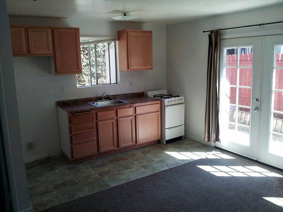 1st image of 273 Comstock Dr