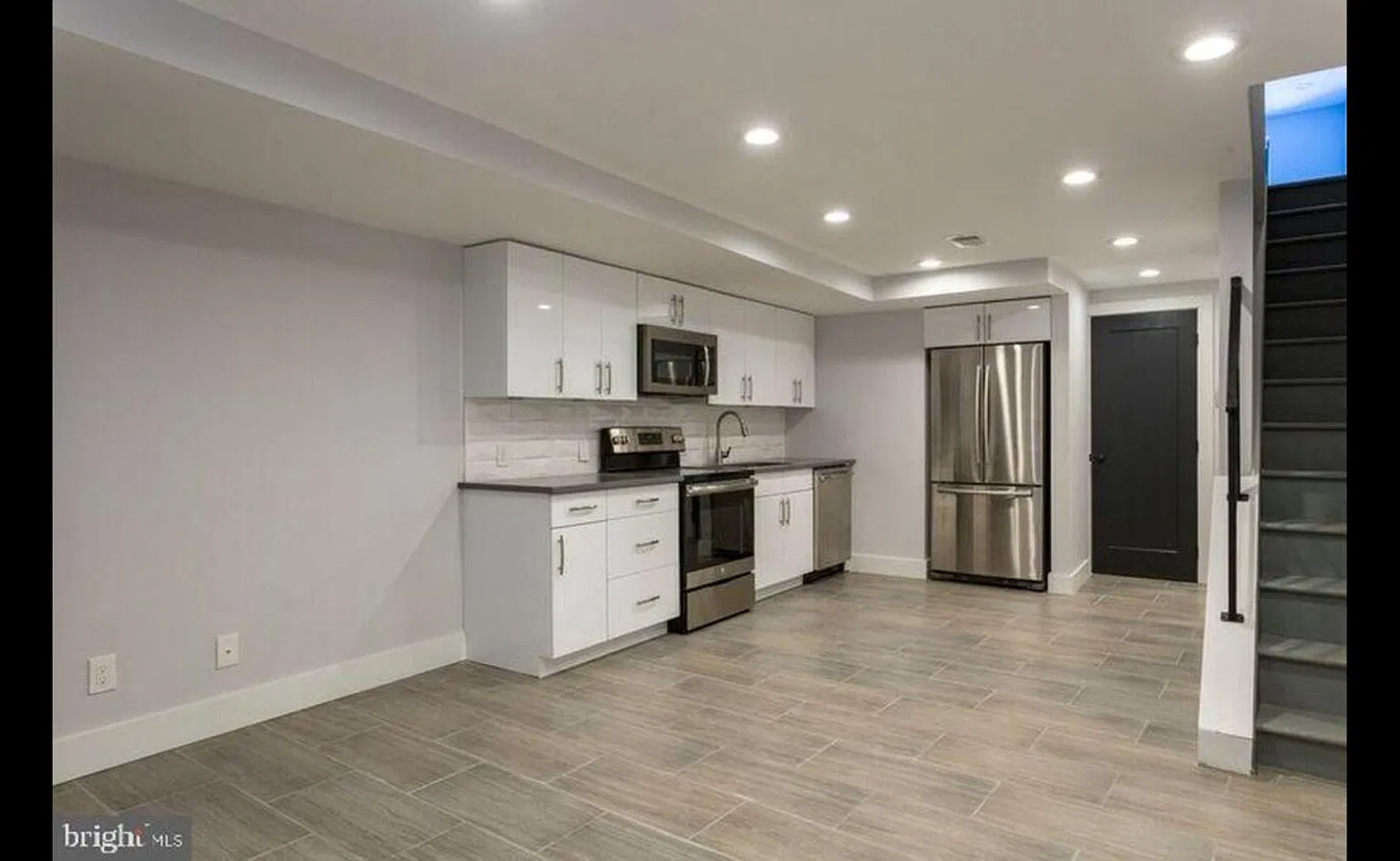 3115 Clifford St — Photo 2
