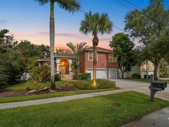 1218 Castle Ter, Tarpon Springs, FL 34689