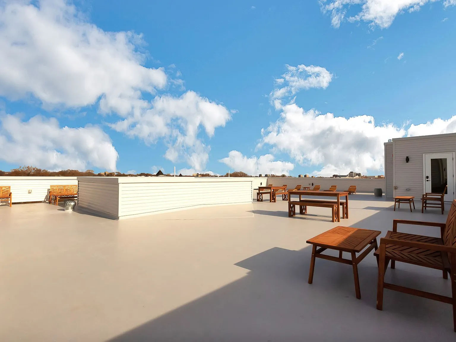 Stunning New Luxury Apartments at The Vienna — Photo 3