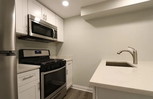 2646 W Cermak Rd — Photo 2