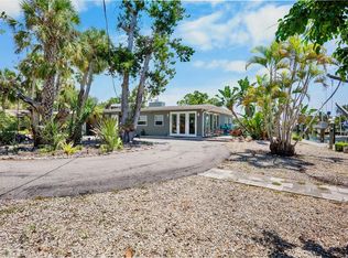 428 Siesta Dr, Sarasota, FL 34242