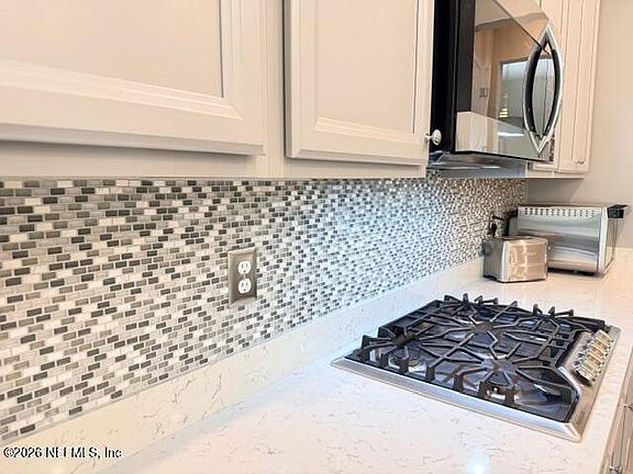 4th image of 86 WHEELWRIGHT Lane