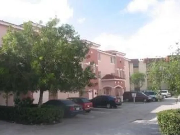 12005 SW 14th St APT 411-D, Miami, FL 33184