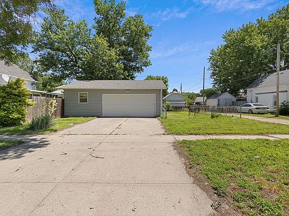 5th image of 1921 10th St