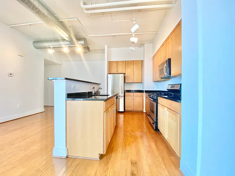2020 12th St NW #611 — Photo 7
