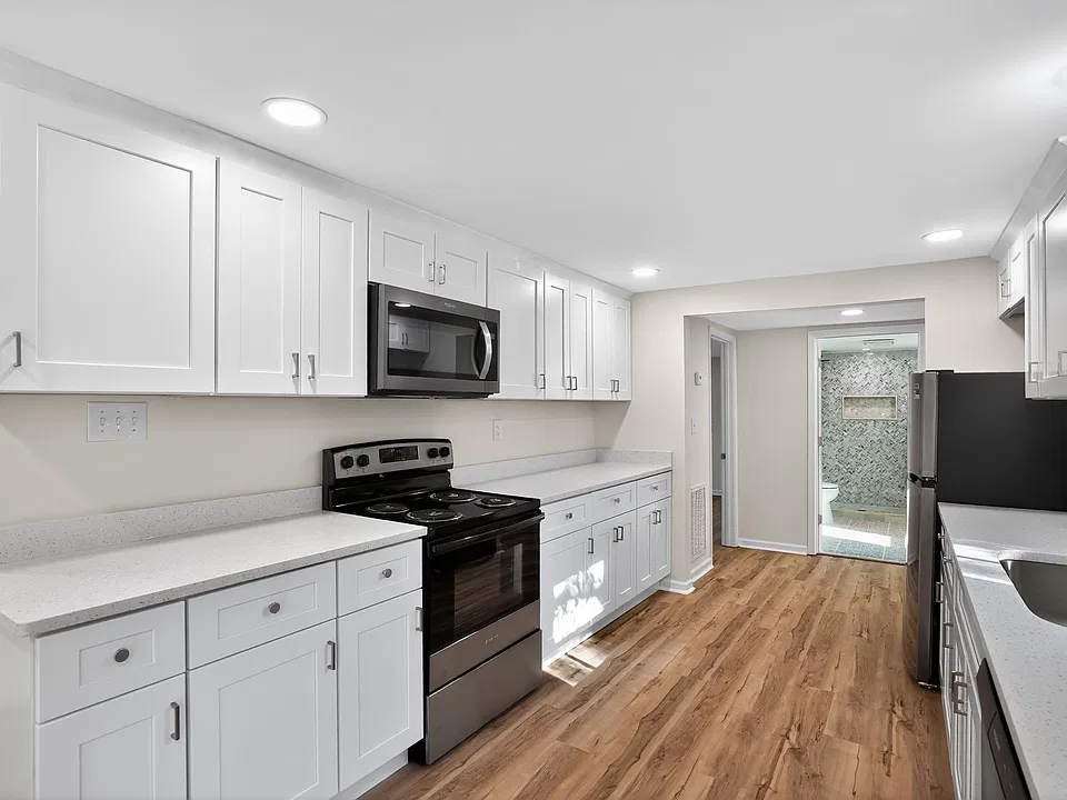 1496 Farrell Rd