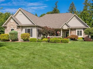 1300 Nature Trail Cir, Webster, NY 14580