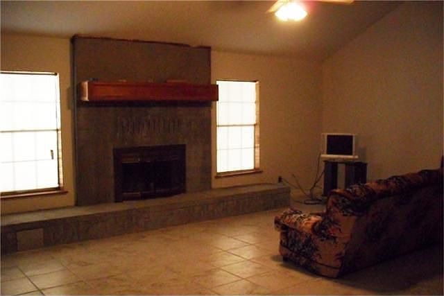 2nd image of 2527 Sandydale Ln