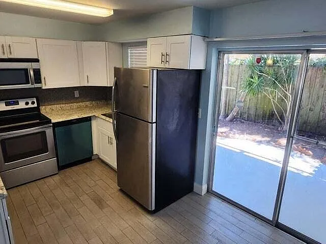 2 bed, 2.0 bath, 890 sqft, $1,900 — Photo 4