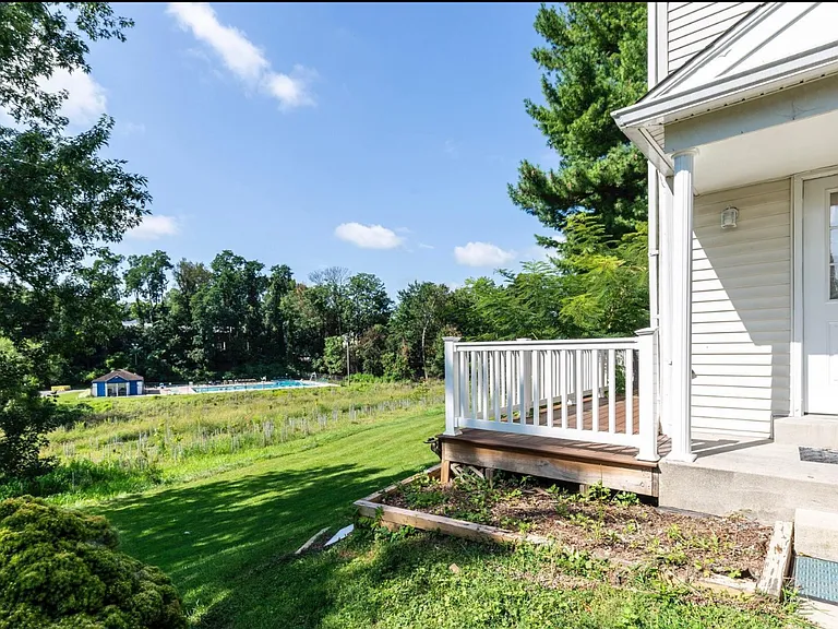 133 Hammershire Rd #C — Photo 4