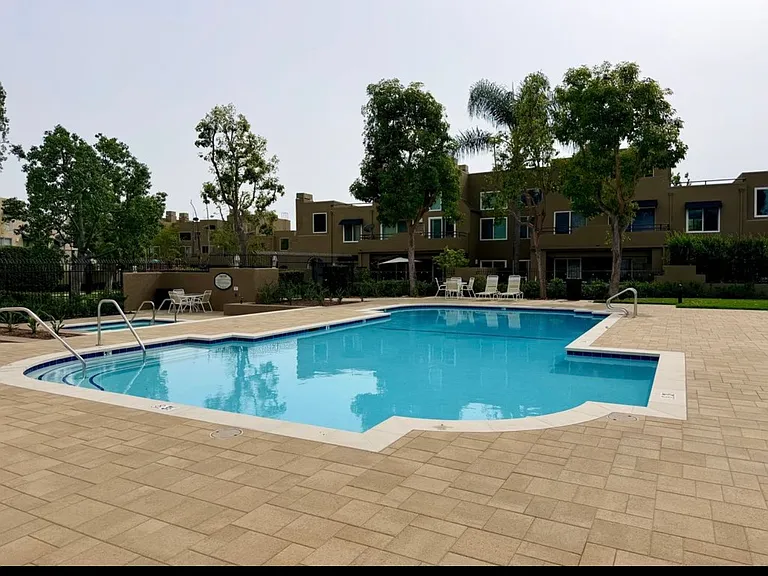 27796 Violet — Photo 32