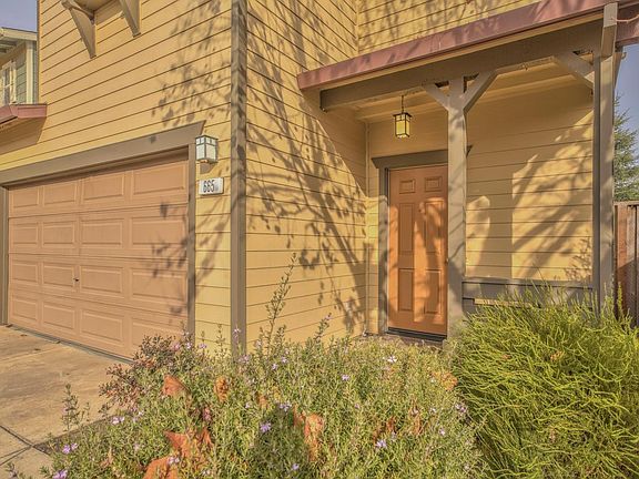 2nd image of 665 Gardenia Pl