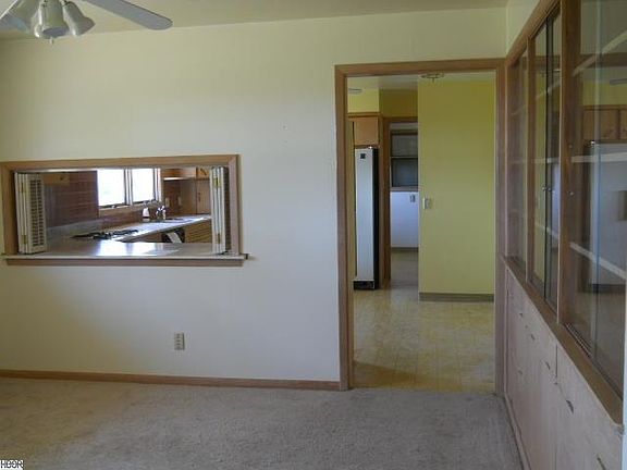 3rd image of 397 E Wichita Ave