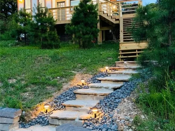 8504 Hidden Valley Dr, Rogers, AR 72756