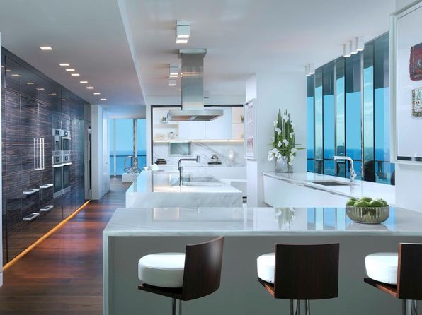 19575 Collins Ave #A39