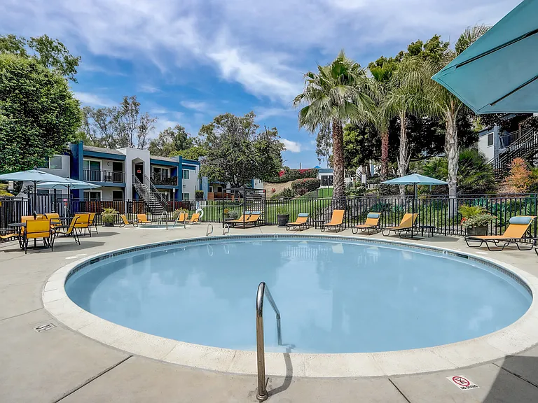 Cove La Mesa — Photo 12