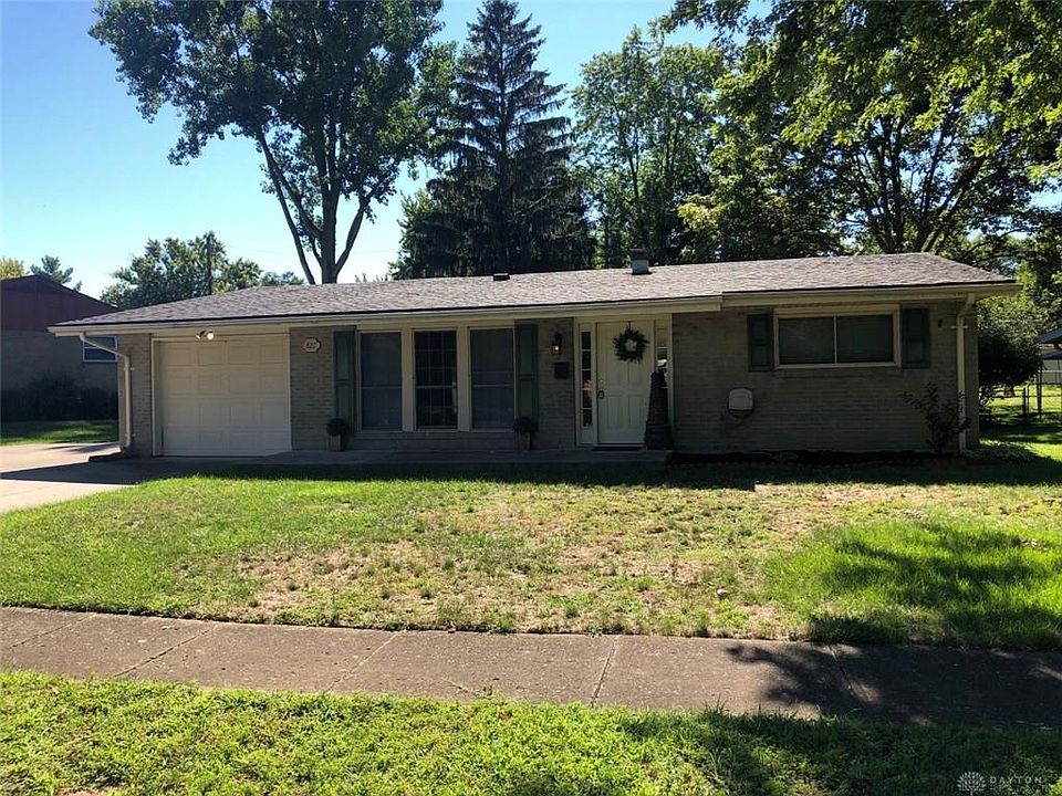 1st image of 827 Browning Ave