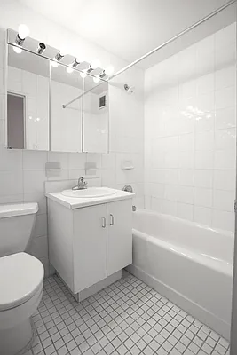 Rented by Avenues Real Estate | media 5