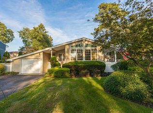 9 Totten Ave, Deer Park, NY 11729