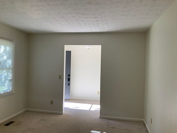 5th image of 317 Aspen Dr