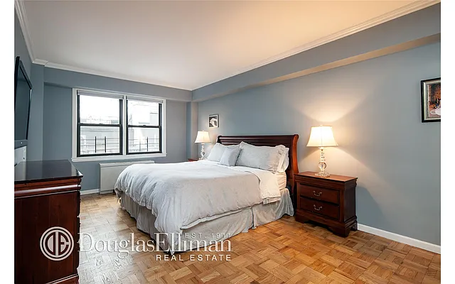 Sold by Douglas Elliman | media 14