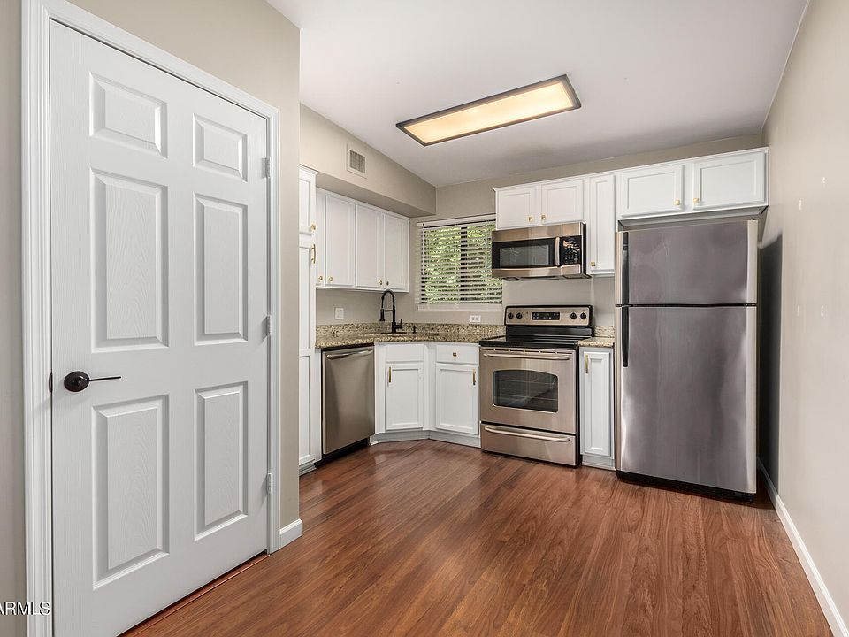 1st image of 310 W EARLL Drive #206
