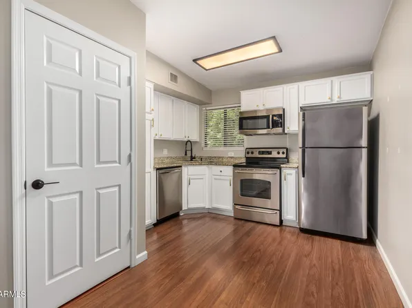 310 W EARLL Drive #206, Phoenix, AZ 85013