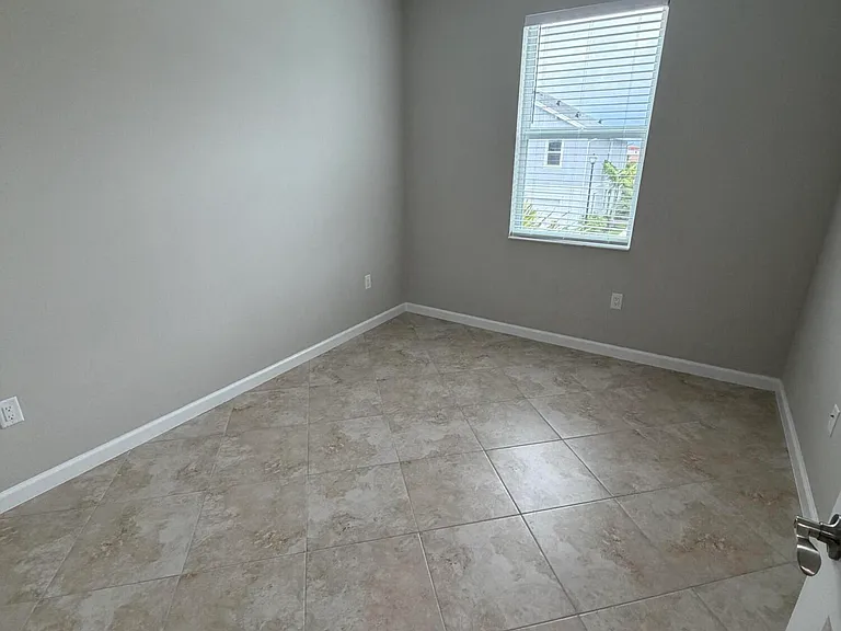 4773 N Longwood Lake Sq — Photo 10