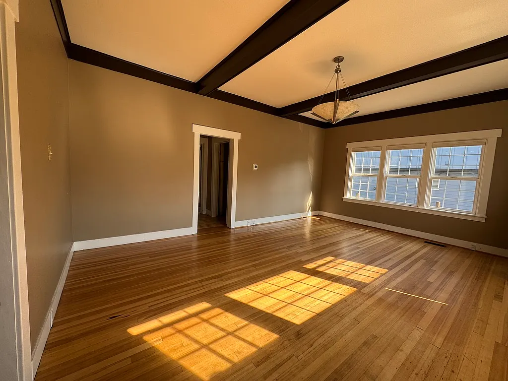 2 bed, 2680 sqft, $3,900 — Photo 4