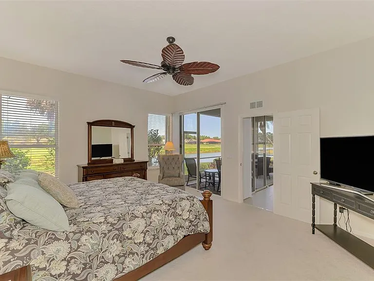 549 Fallbrook Dr — Photo 26