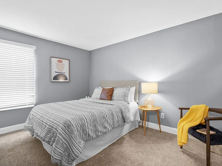 Kingswood Court Apartments and Townhomes — Photo 12