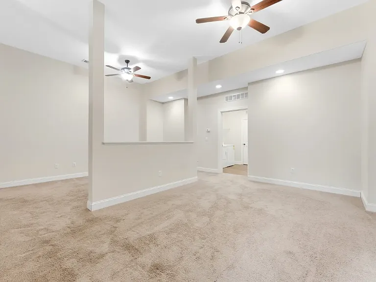 107 Trescott Ln — Photo 6