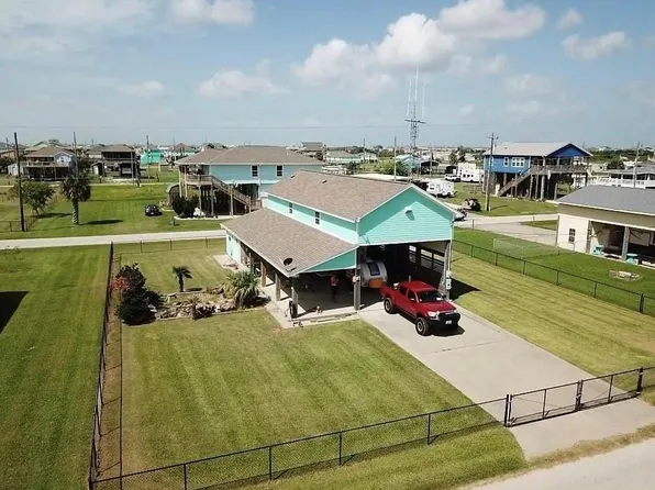 930 W Ln, Pt Bolivar, TX 77650