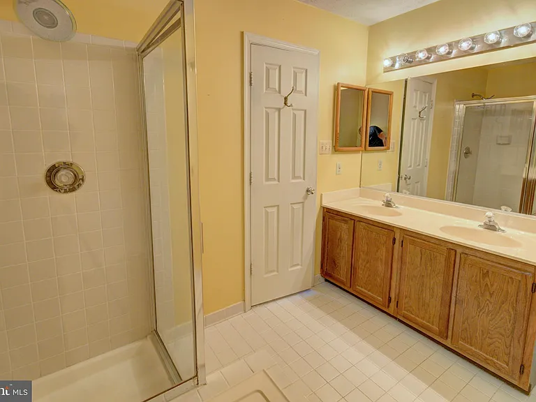 13920 Lord Fairfax Pl — Photo 18