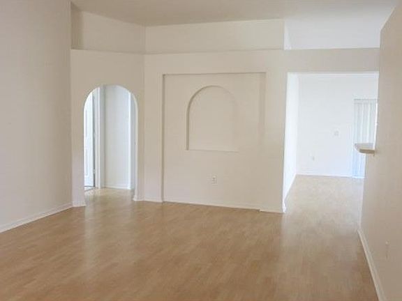 3rd image of 16482 Corner Lake Dr
