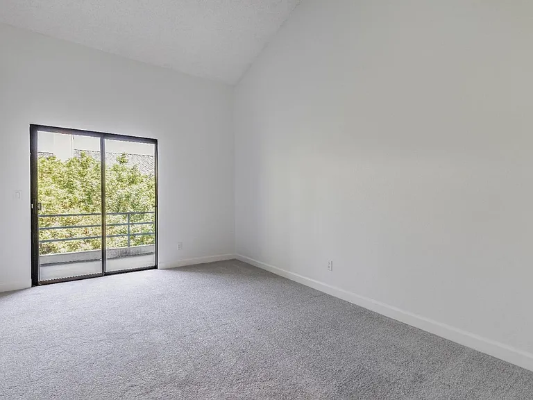 4681 Albany Cir #146 — Photo 12