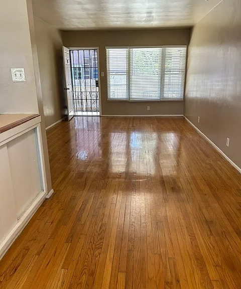 2025 Locust Ave #B — Photo 4