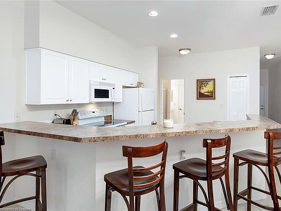3rd image of 204 Trafalgar Way