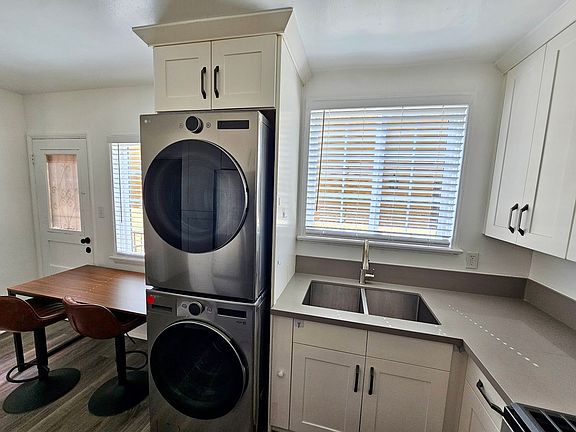 3rd image of 1349 W 35th Pl #2A