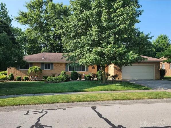 219 Villa Dr, Brookville, OH 45309